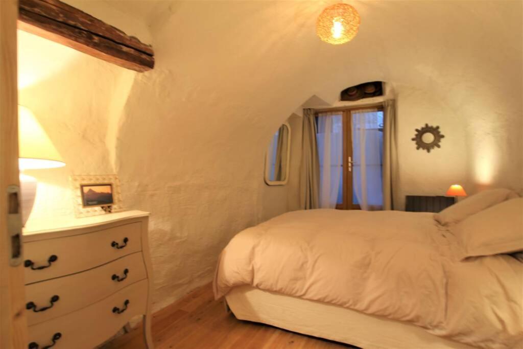 La Maison Laugier Charme, Confort, Authenticite Saint-Etienne-de-Tinee Luaran gambar